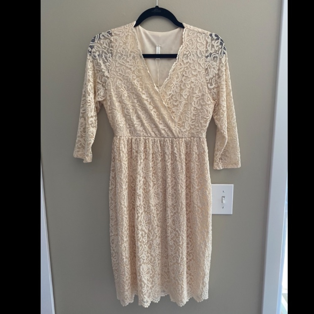 NWT• Cream Lace Maternity Dress